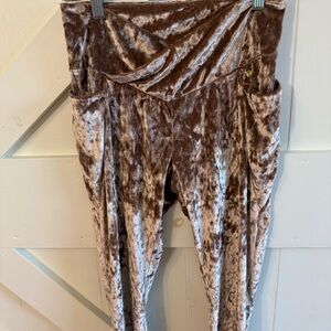 Fabletics Crushed Velour Velvet Leggings in Teddy Brown Color Size Large Y2K